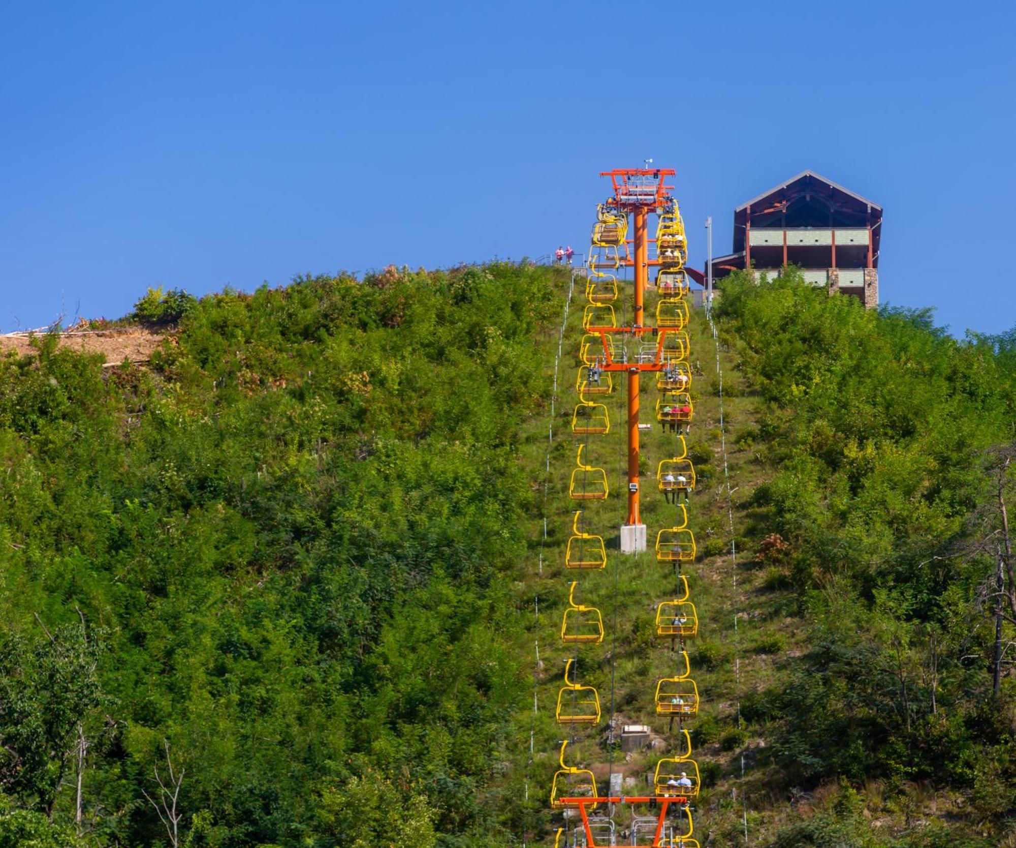 A Higher Calling, 1089 Of Free Area Attraction Tickets For Each Paid Day, Dollywood And More! Pigeon Forge Exterior photo